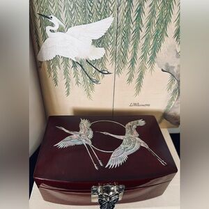 Lacquered Trinket Ring Box Mother Of Pearl Floral with Butterfly Latch